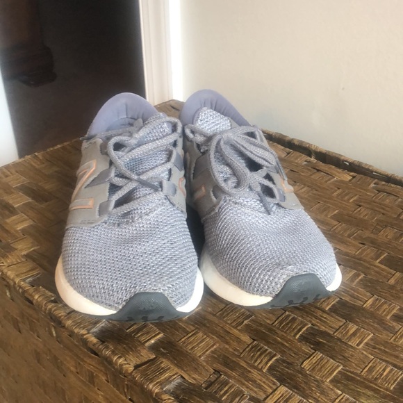 Women’s NB shoes - Picture 2 of 6